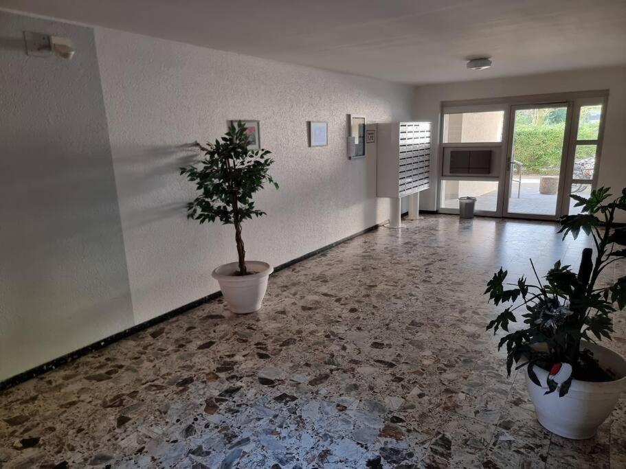 Viktoria'S Wohnung In Карст Экстерьер фото